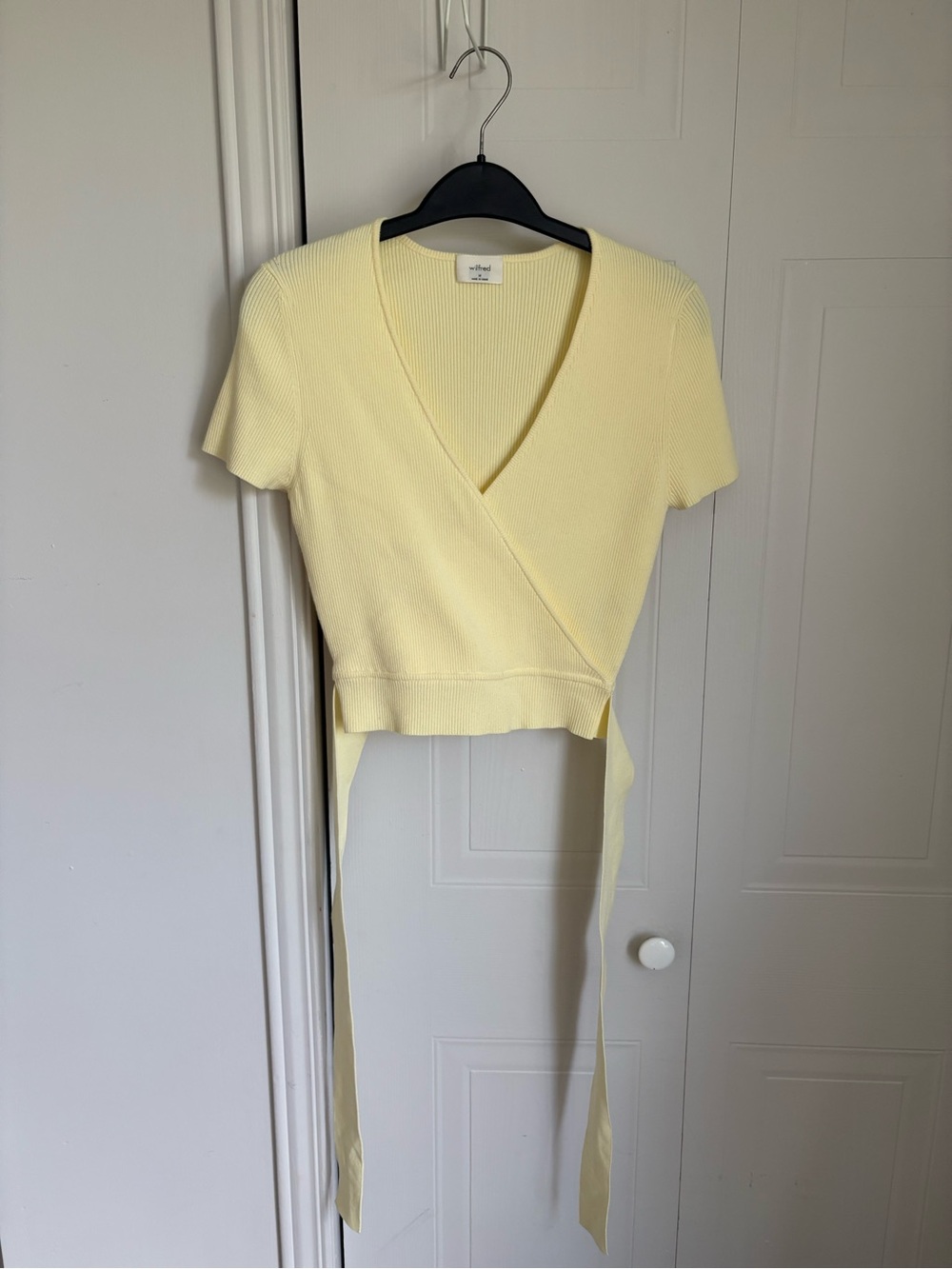 Aritzia Wilfred All Tied Up Sweater Wrap
